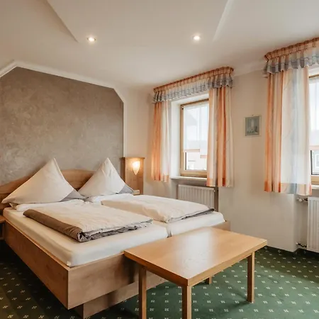 Gasthof-metzgerei-pension Schierlitz 3*