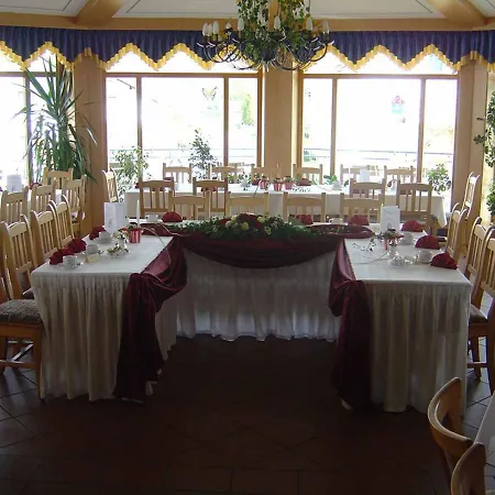Gasthof-metzgerei-pension Schierlitz 3*